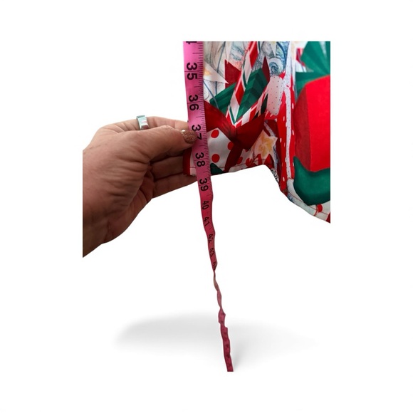 Christmas dress, very light weight 1XL
See measurements in pictures - Picture 5 of 7